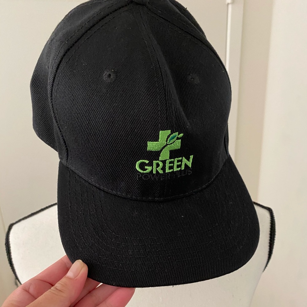 Adjustable baseballs hat